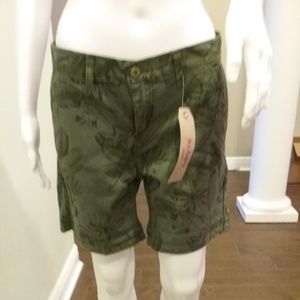 levi women shorts